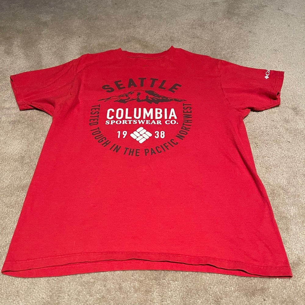 Columbia T-shirt.